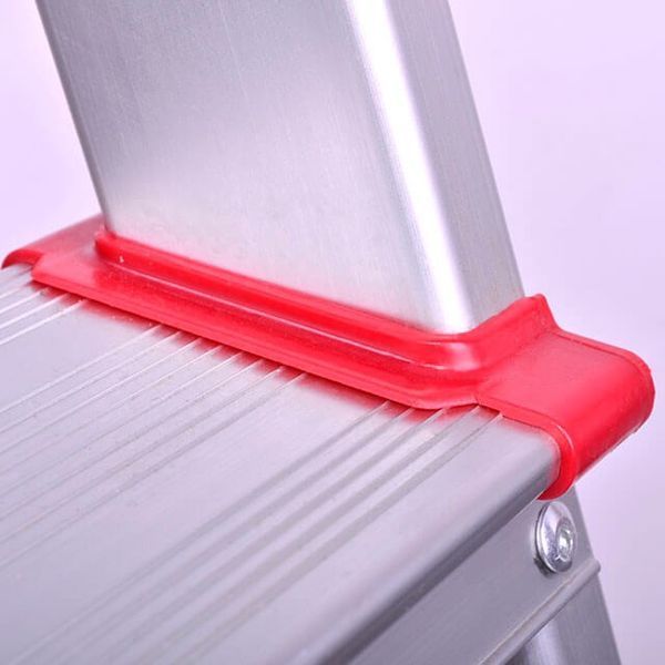 Стремянка алюминиевая 2 ступени, высота до платформы 0,4 м INTERTOOL LT-1002 LT-1002 фото