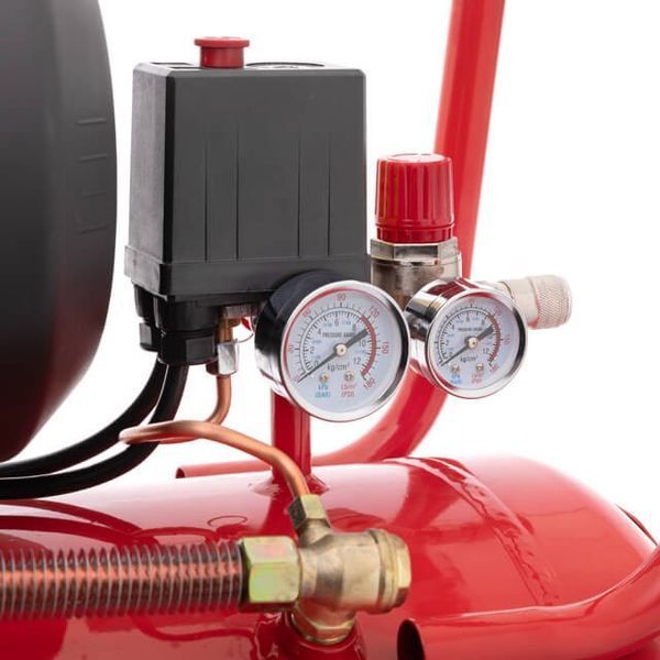 Компресор 100 л, 3 кВт, 220 В, 10 aтм, 420 л/хв, 2 циліндри INTERTOOL PT-0008 PT-0008 фото